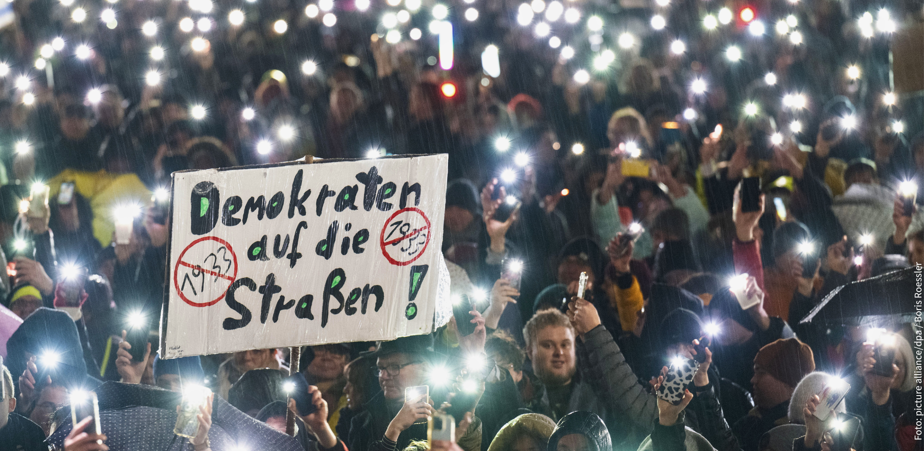 Demonstration gegen Rechtsextremismus in Darmstadt / Foto: picture alliance/dpa/Boris Roessler